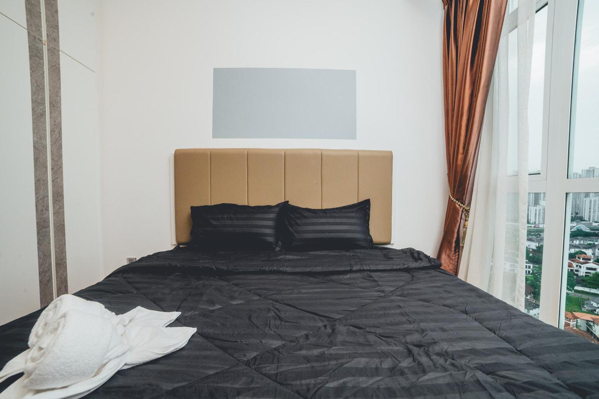 Paragon Residence 2Br4Pax Sleek Stay Nr Ciq Midvalley By Our Stay Johor Bahru Exterior photo